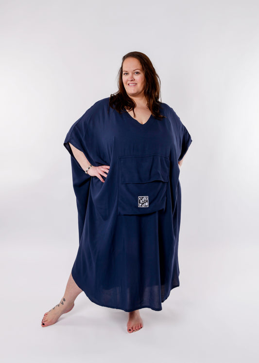 Strand Poncho JUA aus Viskose in dunkelblau