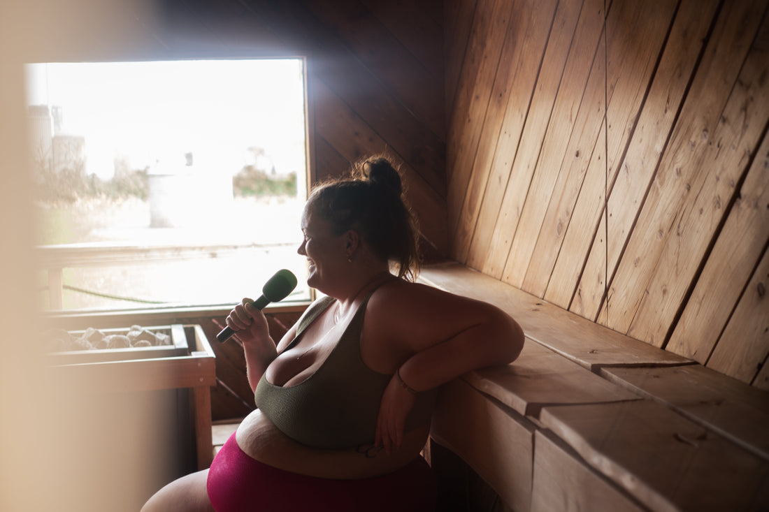 Sauna als Safe Space: Warum Curvy Frauen* einen eigenen Wohlfühlraum verdienen