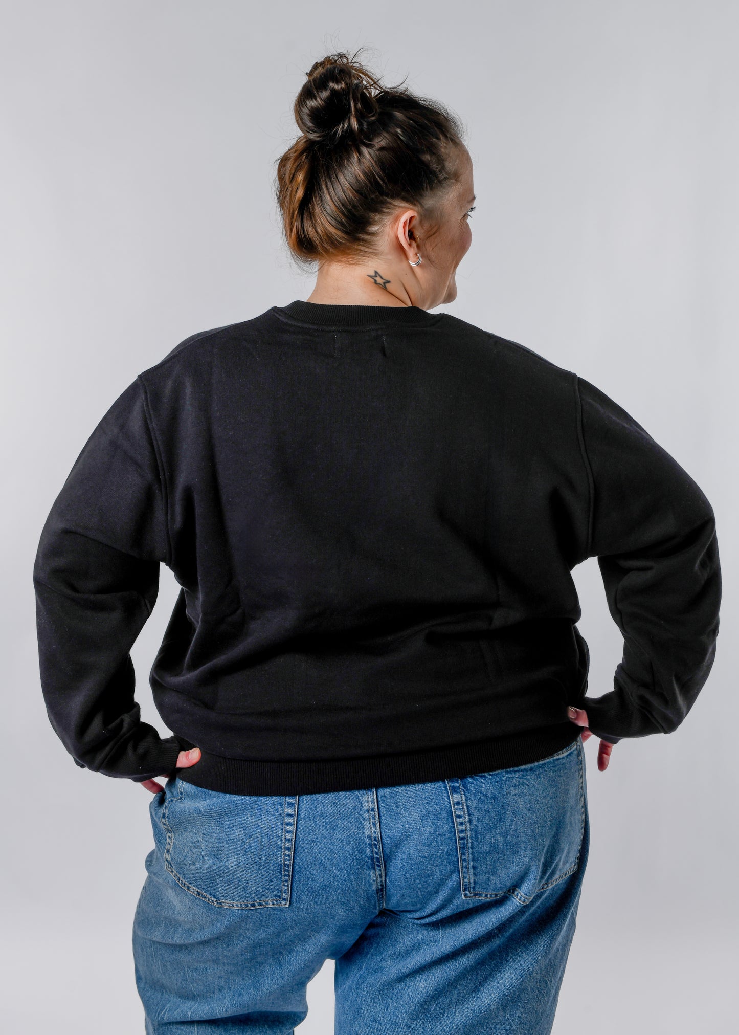 Sweatshirt SWETA "Feminist*in" aus GOTS-Baumwolle