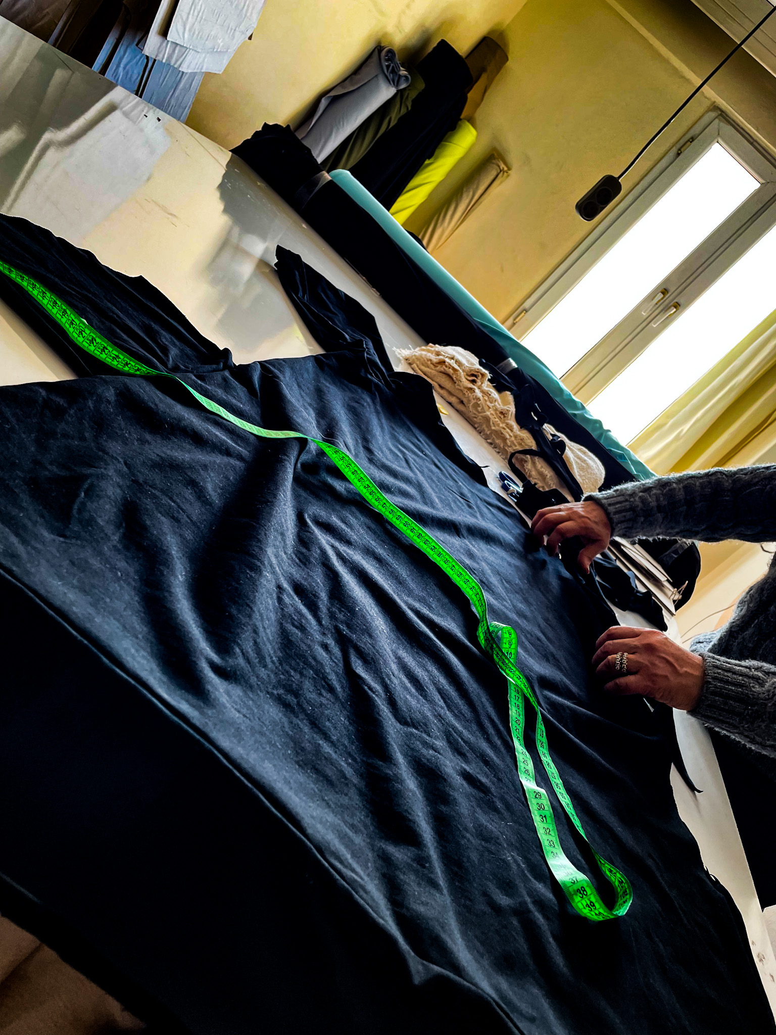 Einblick beim Produzenten von CURVYBEACHGIRL in die Entwicklung des Surf Ponchos in der Türkei