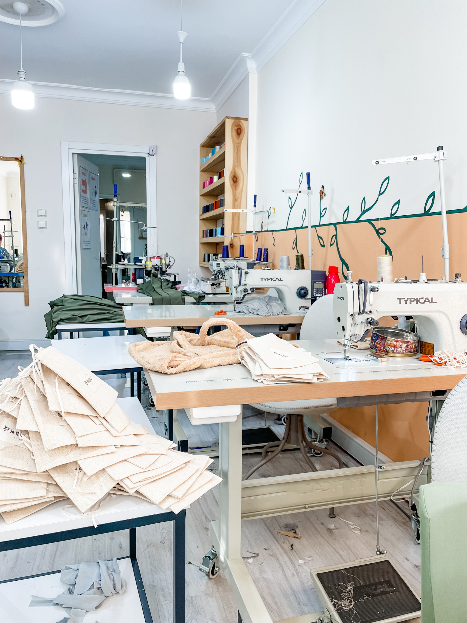 Nähatelier des nachhaltigen Produzenten von CURVYBEACHGIRL in der Türkei
